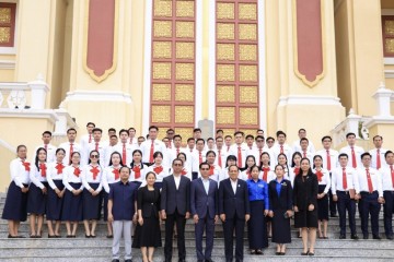ឯកឧត្តម សេង ស៊ីវុត្ថា ប្រធានសាលាឧទ្ធរណ៍ភ្នំពេញ បានអញ្ជើញជួបសំណេះសំណាល ជាមួយសិស្សចៅក្រម និងសិស្សព្រះរាជអាជ្ញាជំនាន់ទី១៣ ចំនួន៥៥រូប ចុះទស្សនកិច្ចសិក្សា នៅសាលាឧទ្ធរណ៍ភ្នំពេញ
