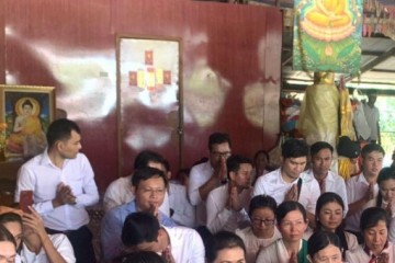 ឯកឧត្ដម យូ ប៊ុនឡេង ប្រធានសាលាឧទ្ធរណ៍ភ្នំពេញ និង លោក ជំទាវ  ព្រមទាំង សហការី  មាន សទ្ធា ជ្រះថ្លា  ចូលរួមកាន់បិណ្ឌនៅវត្តម៉ែបាន និងវត្តដុល