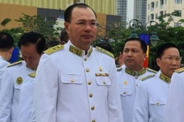 ឯកឧត្តម យូ ប៊ុនឡេង ប្រធានសាលាឧទ្ធរណ៍ភ្នំពេញ និងឯកឧត្តម អ៊ុក សាវុធ អគ្គព្រះរាជអាជ្ញាអមសាលាឧទ្ធរណ៍ភ្នំពេញ បានដឹកនាំប្រតិភូអមដំណើរ ចូលរួមពិធីថ្វាយកម្រងផ្កាគោរពព្រះវិញ្ញាណក្ខន្ធព្រះករុណា 