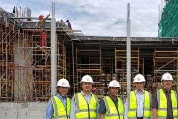 ឯកឧត្តមប្រធានសាលាឧទ្ធរណ៍ភ្នំពេញ ឯកឧត្តមអគ្គព្រះរាជអាជ្ញាអមសាលាឧទ្ធរណ៍ភ្នំពេញ ឯកឧត្តមប្រធានសាលាដំបូងរាជធានីភ្នំពេញ ឯកឧត្តមព្រះរាជអាជ្ញាអមសាលាដំបូងរាជធានីភ្នំពេញ ចុះពិនិត្យមើលដំណើរការសាងសង់អគារថ្មី របស់សាលាឧទ្ធរណ៍ភ្នំពេញ និងសាលាដំបូងរាជធានីភ្នំពេញ