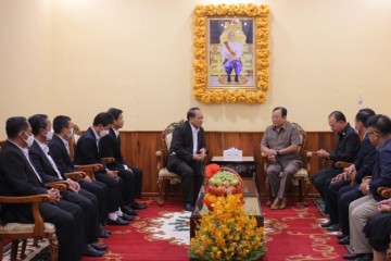 ឯកឧត្តម សេង ស៊ីវុត្ថា ប្រធានសាលាឧទ្ធរណ៍ភ្នំពេញ និង ឯកឧត្តម អ៊ុក សាវុធ អគ្គព្រះរាជអាជ្ញា អញ្ជើញចូលជួបសម្តែងការគួរសម និងគោរពជូនពរ ឯកឧត្តមកិត្តិនីតិកោសលបណ្ឌិត ឌិត មុន្ទី ប្រធានតុលាការកំពូល ក្នុងឱកាសចូលឆ្នាំថ្មី ប្រពៃណីជាតិ